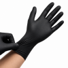 Zwarte extra dikke nitril handschoenen maat M in gebruik tijdens technische werkzaamheden, met focus op grip, bescherming en professioneel gebruik.