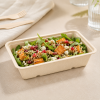 Suikerrietbakje A13 bruin 163 x 110 x 36 mm gevuld met quinoa salade, groenten en feta.